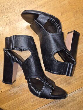 Pour la Victoire Black Peep Toe Sandal